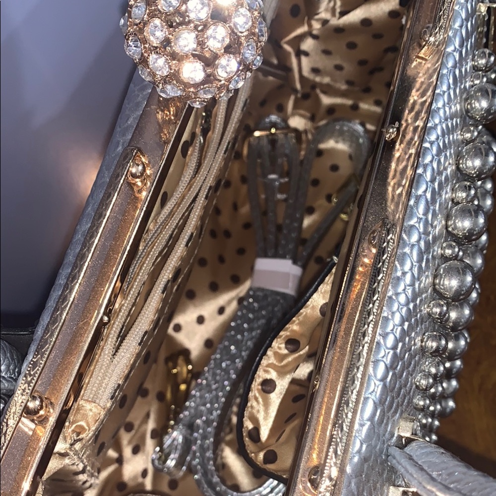 Elegant Silver and Gold Women's Handbag NEW. - Picture 3 of 7